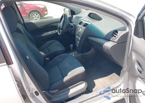 2010 Toyota Yaris z USA, uszkodzony, nr VIN JTDBT4K37A1365656